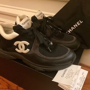 Chanel Sneakers !! Mesh, Suede Calfskin & Grained Calfskin  Black & White